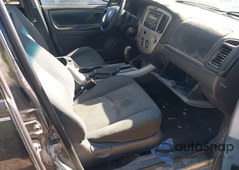 2006 Mazda Tribute I z USA, uszkodzony, nr VIN 4F2YZ02Z26KM33417